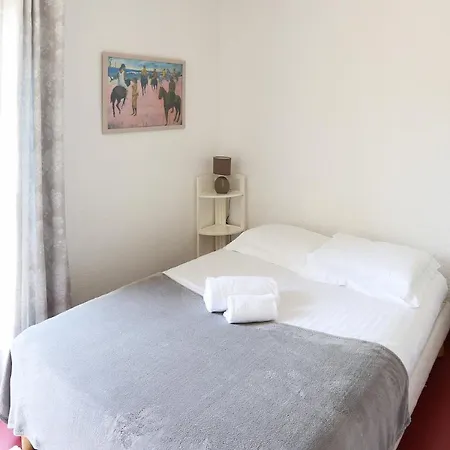 Charmante Maison Rénovée à Antibes, Jardin, Accès Piscine, Parking Hébergement de vacances *
